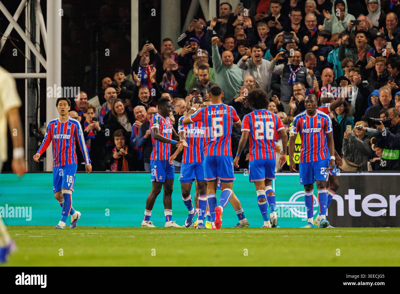 I giocatori di Crystal Palace hanno visto festeggiare dopo gol durante la partita di 2a tappa della UEFA Conference League 25 26 tra le squadre di Crystal Palace e. Foto Stock