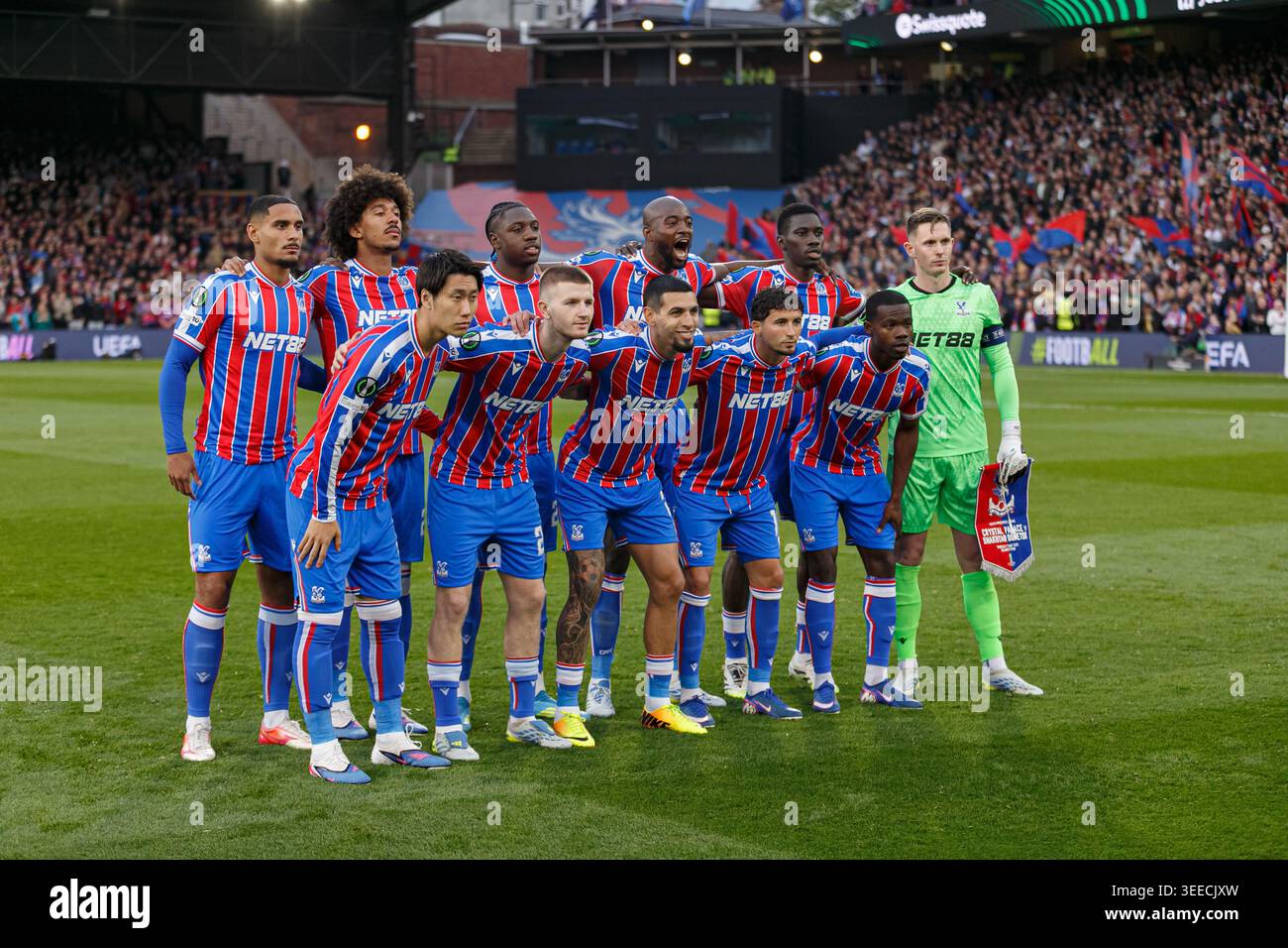 Squadra del Palazzo di cristallo visto durante la semifinale di UEFA Conference League 25 26 2a tappa partita tra le squadre del Palazzo di cristallo e Shakhtar Donetsk (Ernest Foto Stock