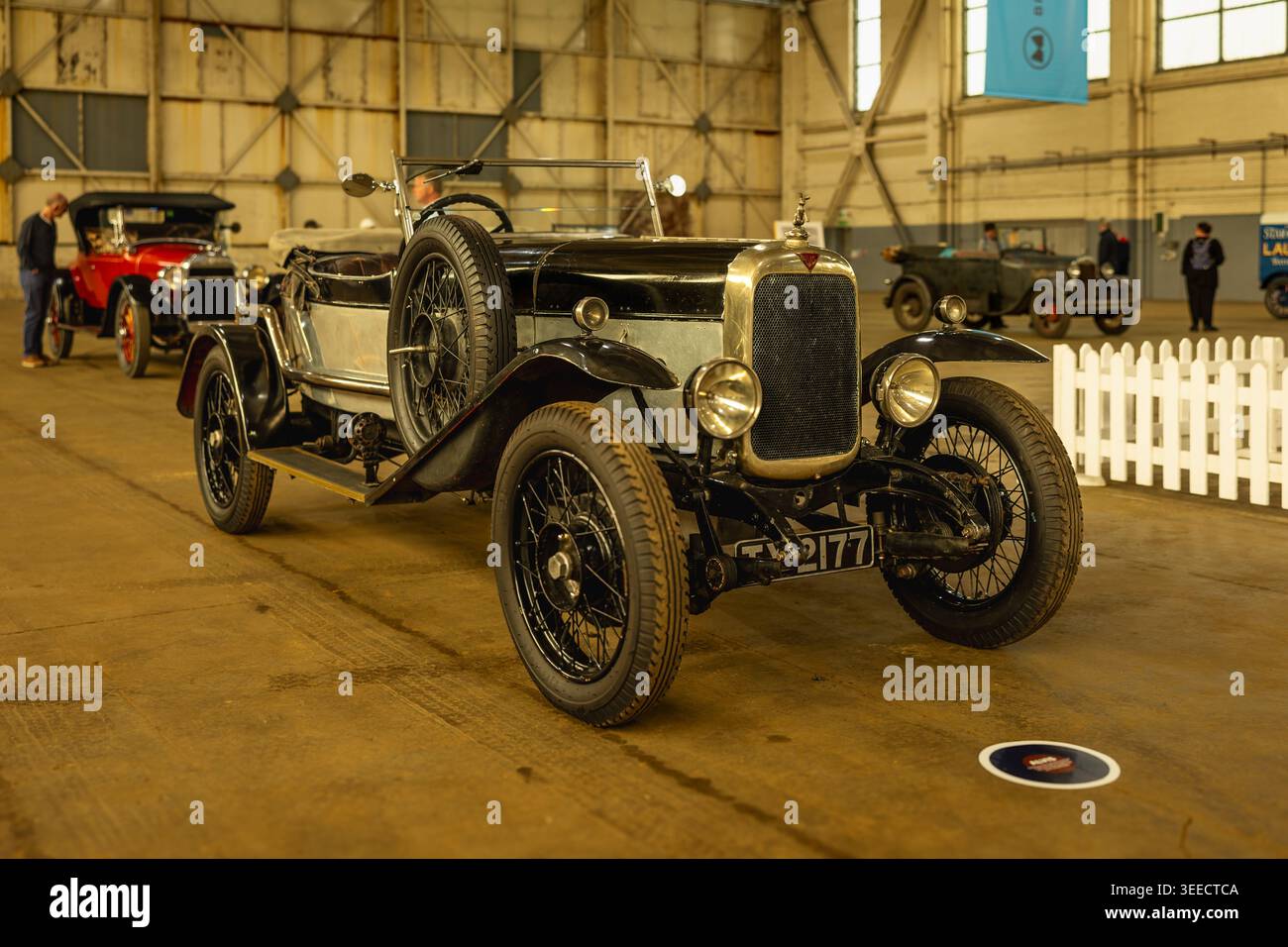 1927 Alvis 12/50 SD, in mostra al Bicester Motion Scramble tenutosi il 28 aprile 2026. Foto Stock