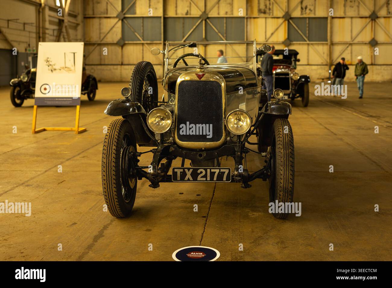 1927 Alvis 12/50 SD, in mostra al Bicester Motion Scramble tenutosi il 28 aprile 2026. Foto Stock