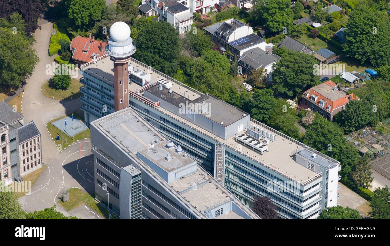 Vista esterna dell'edificio del Royal Netherlands Meteorological Institute di De Bilt, incentrato sulle previsioni meteorologiche, le scienze climatiche e la sismologia. Foto Stock