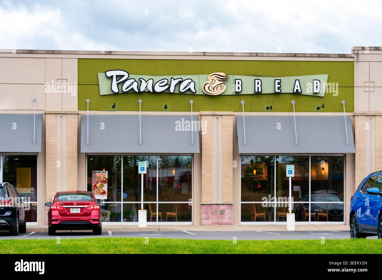 Cicero, NY - 2 maggio 2026: Panera Bread è una catena di panetterie-caffè fast-casual fondata nel 1987 come St. Louis Bread Co., in seguito denominata Panera Bread and Be Foto Stock
