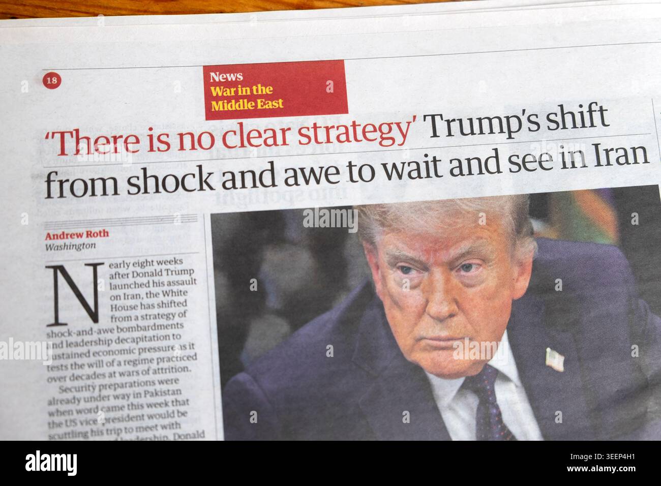 "Non c'è una strategia chiara” Trumps si allontanano dallo shock e dalla sete di aspettare e vedere nel giornale iraniano del Guardian, articolo sulla guerra tra Stati Uniti e Israele, 25 aprile 2026 Foto Stock