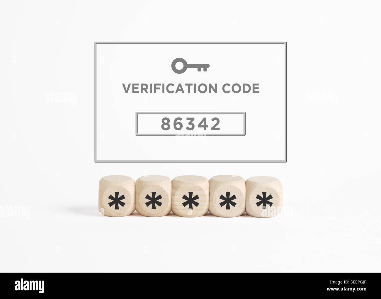 Codice di verifica e simbolo della chiave visualizzati sopra i blocchi di legno con asterischi, che rappresentano la sicurezza online e la protezione dei dati Foto Stock