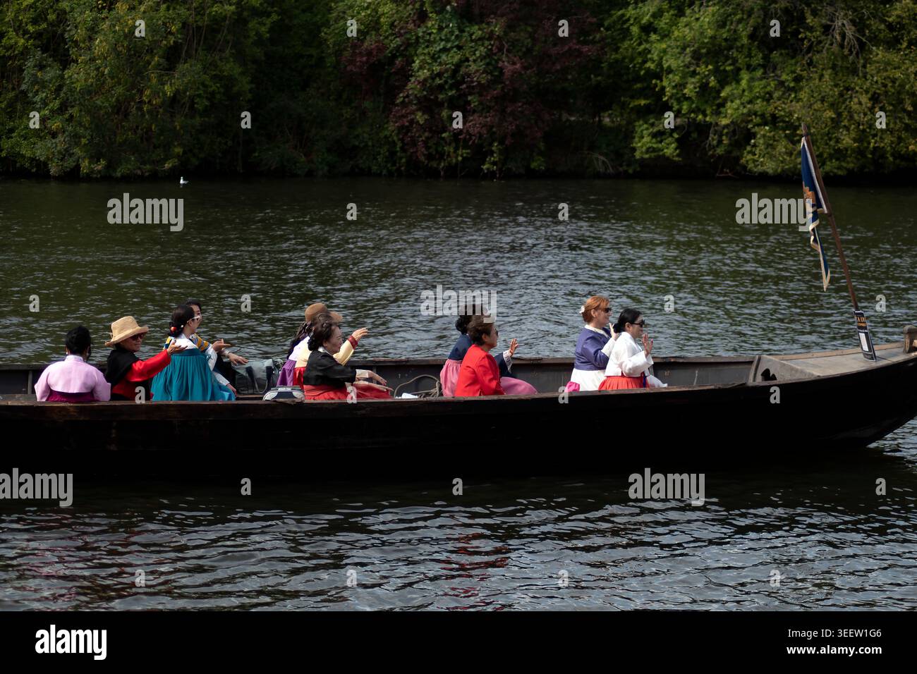 Le viste delle barche sfilano alla celebrazione annuale del patrimonio marittimo locale di Richmond. Foto Stock