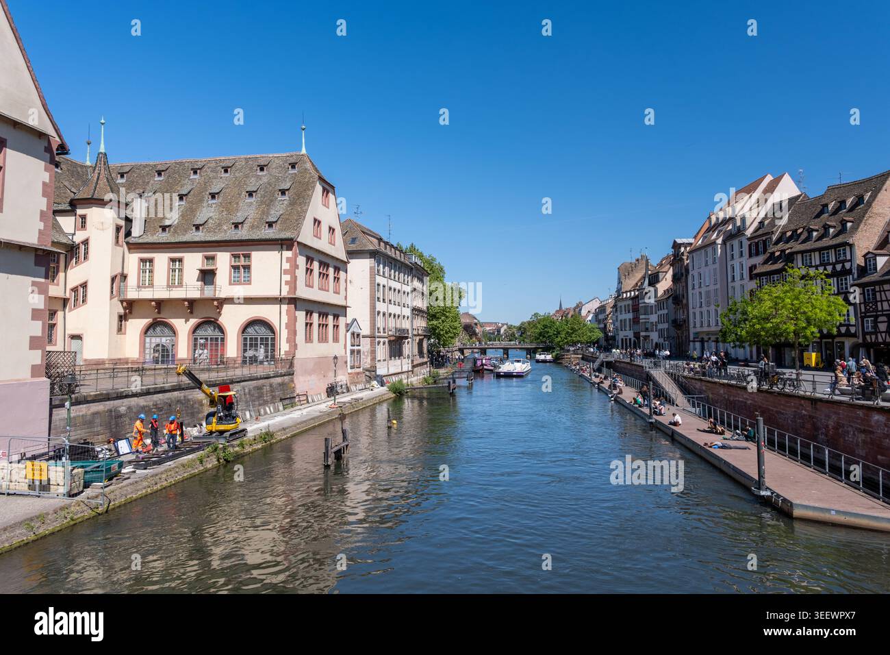 Strasburgo, Francia - 30 aprile 2026: canale nella città vecchia di Strasburgo Foto Stock