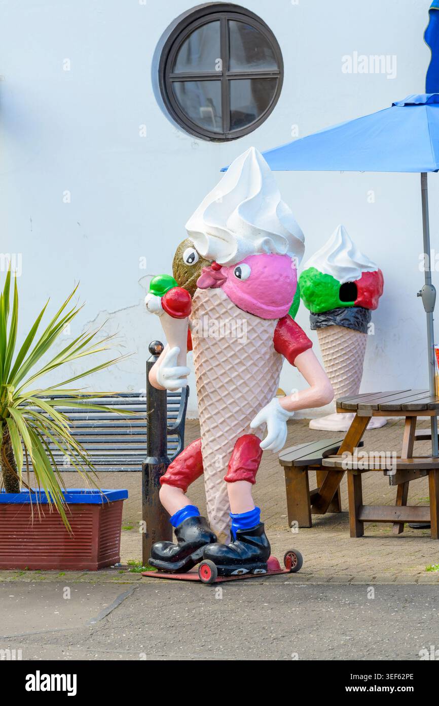 Un grande modello di cono gelato, Scozia, Regno Unito Foto Stock