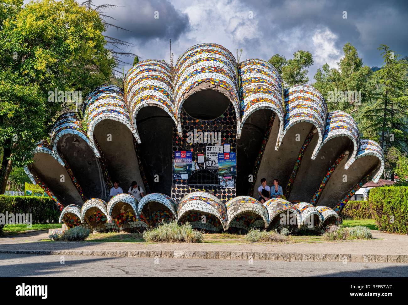 Fermata dell'autobus a forma di fungo a New Athon progettata per i trasporti pubblici in Russia Foto Stock