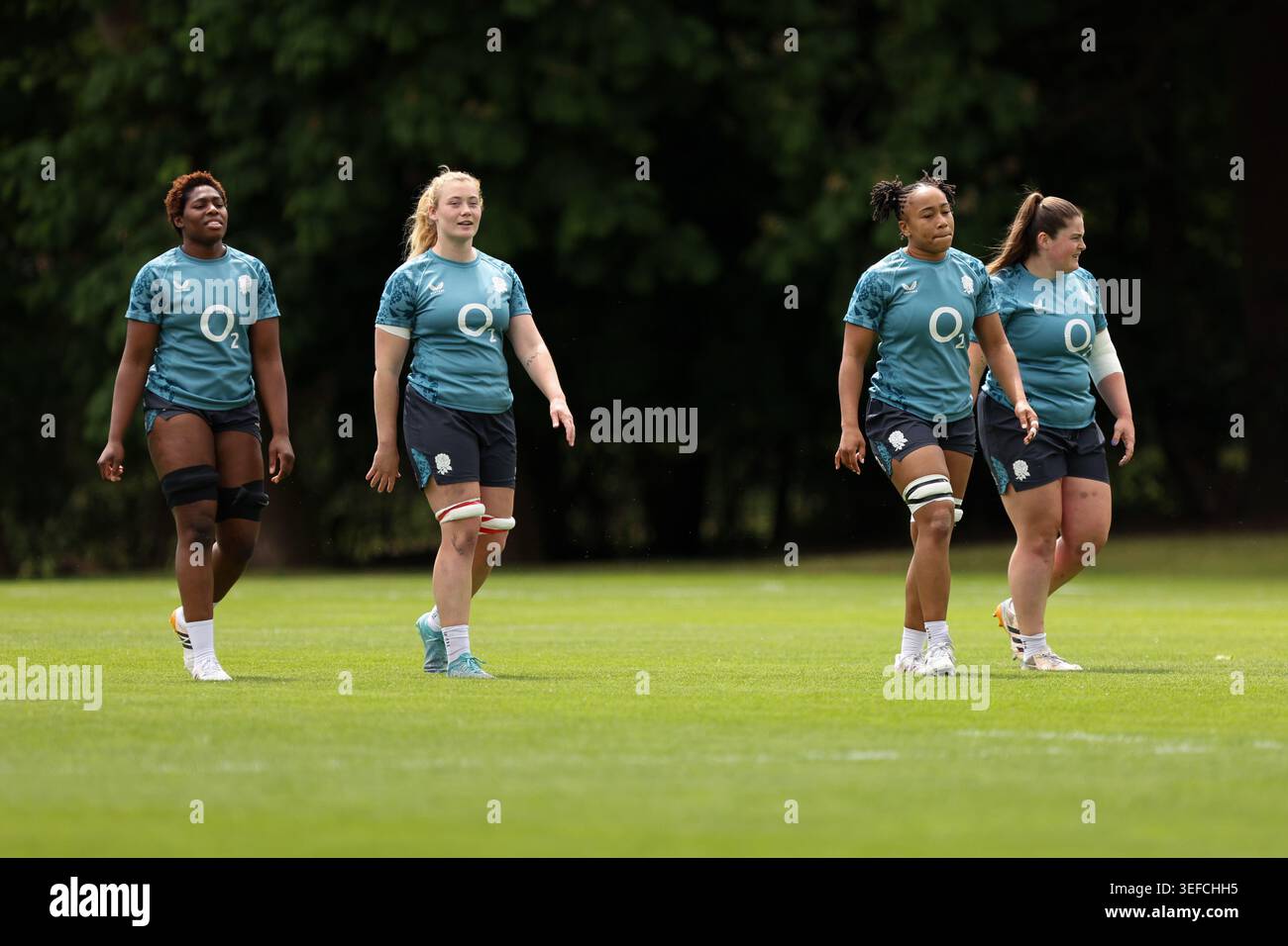 Bagshot, Regno Unito. Giovedì 14 maggio 2026. Nella foto da sinistra a destra: Christiana Balogun, Delaney Burns, Sadia Kabeya e Maud Muir durante la sessione di allenamento di accesso ai media di England Rugby al Pennyhill Park. Crediti: Cat Goryn/Alamy Live News Foto Stock