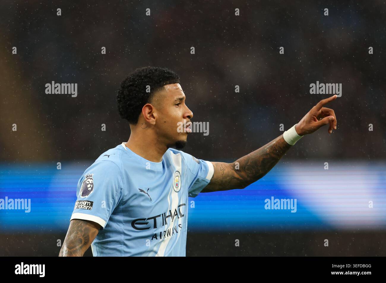 Manchester, Regno Unito. 13 maggio 2026. MANCHESTER, INGHILTERRA - 13 MAGGIO: Savinho del Manchester City durante la partita di Premier League tra Manchester City e Crystal Palace all'Etihad Stadium il 13 maggio 2026 a Manchester, Inghilterra. (Foto di MB Media/MB Media) credito: MB Media Solutions/Alamy Live News Foto Stock