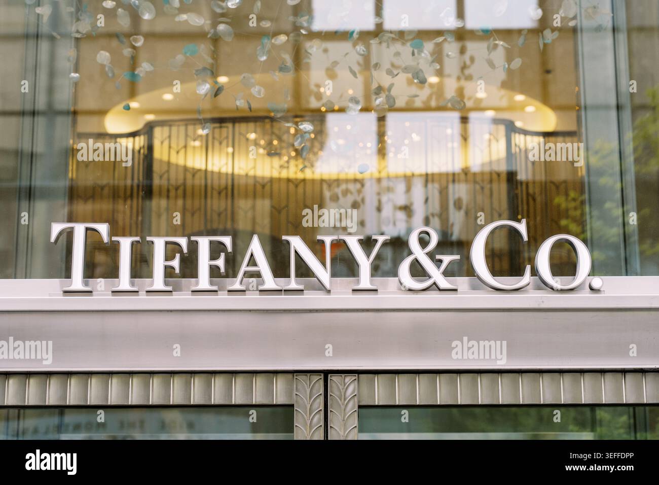 Segnaletica per lo storefront di Tiffany and Co Toronto Canada Foto Stock
