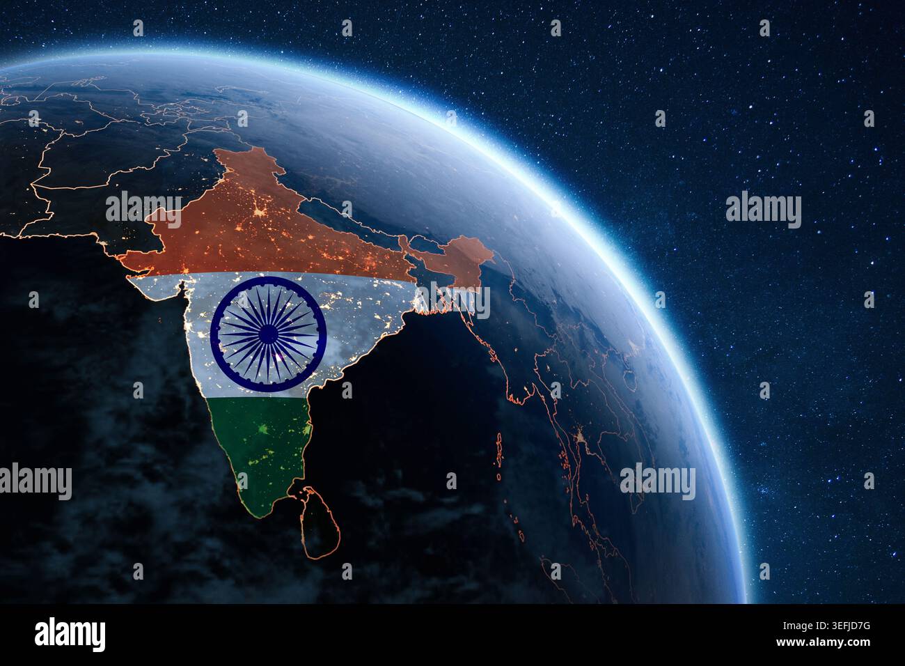 India sul pianeta Terra dallo spazio di notte. Il paese è evidenziato dalla bandiera nazionale indiana e dalle luci scintillanti della città contro il globo scuro e. Foto Stock
