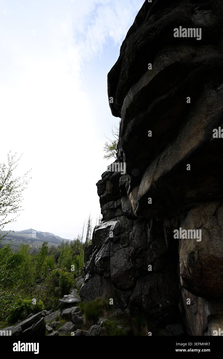 Famosa formazione rocciosa a Schierke, Harz National Park. Formazione rocciosa di Freeclimbing vicino a Feuerstein-Klippe vicino a Schierke. Foto Stock
