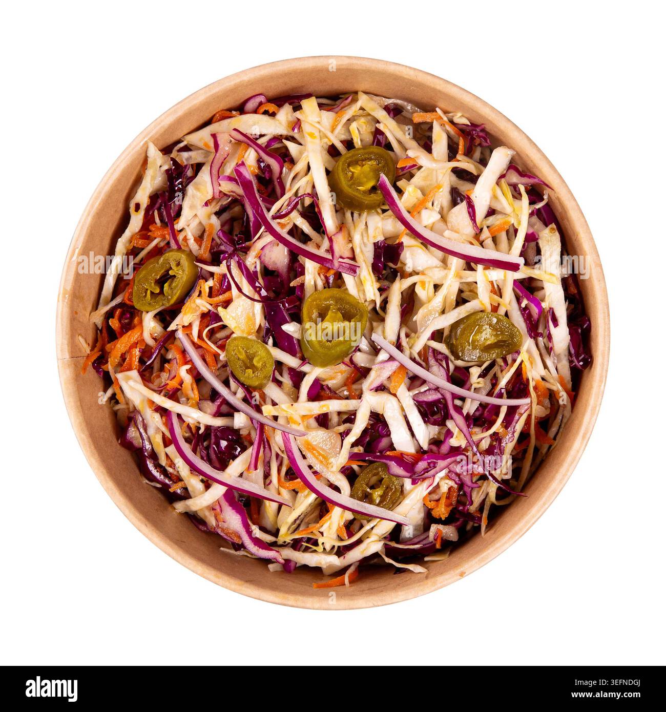 Insalata di carote di cavolo con jalapeno nel recipiente Foto Stock