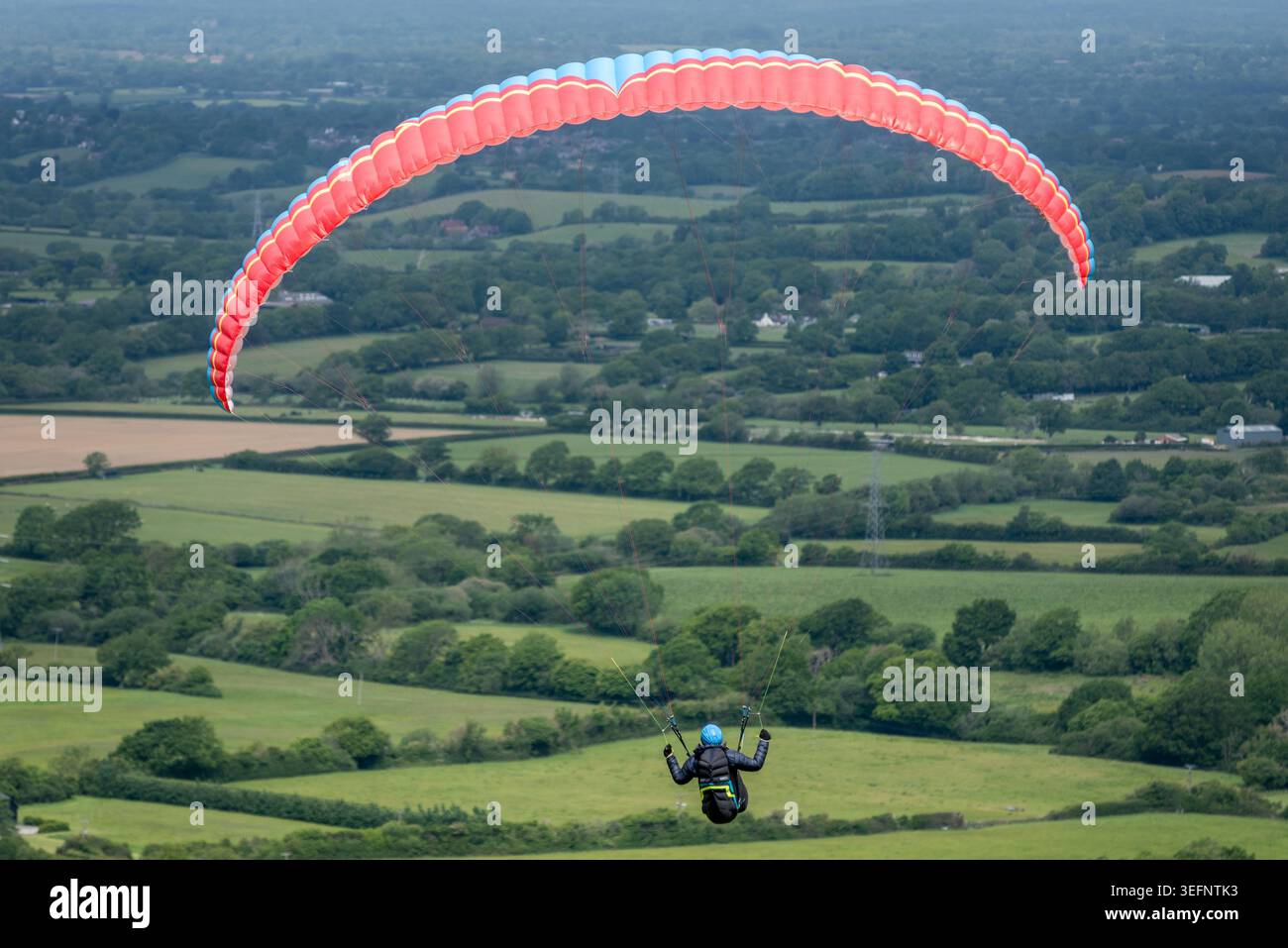 Brighton, 15 maggio 2026: Paracadutista a devil's Dyke nel South Downs National Park appena a nord di Brighton Foto Stock