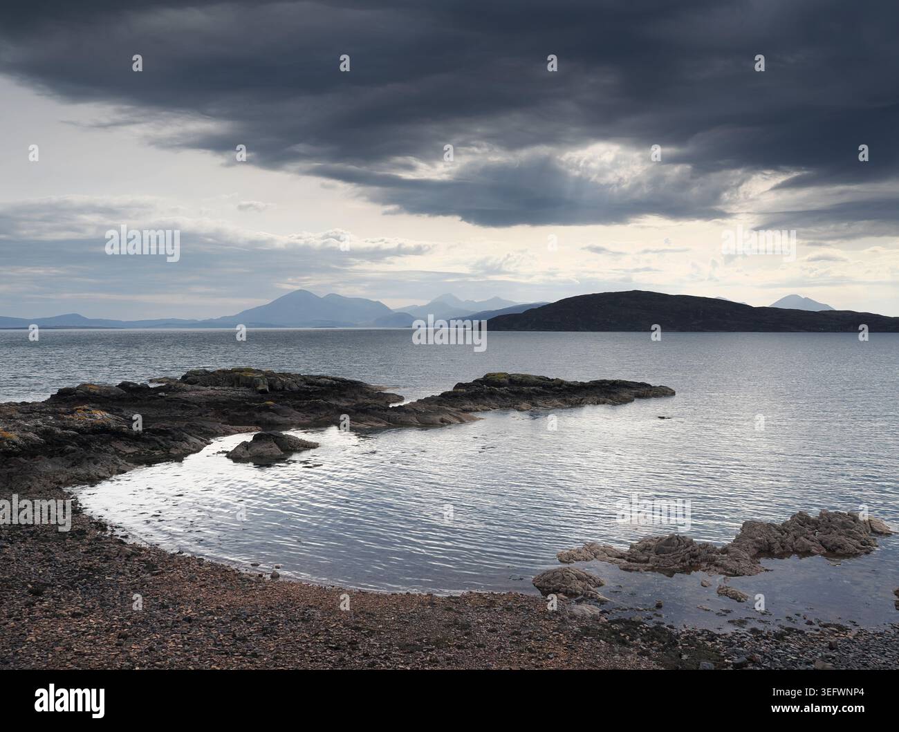 Vista verso Skye da Uags Bothy, Applecross, Scozia Foto Stock