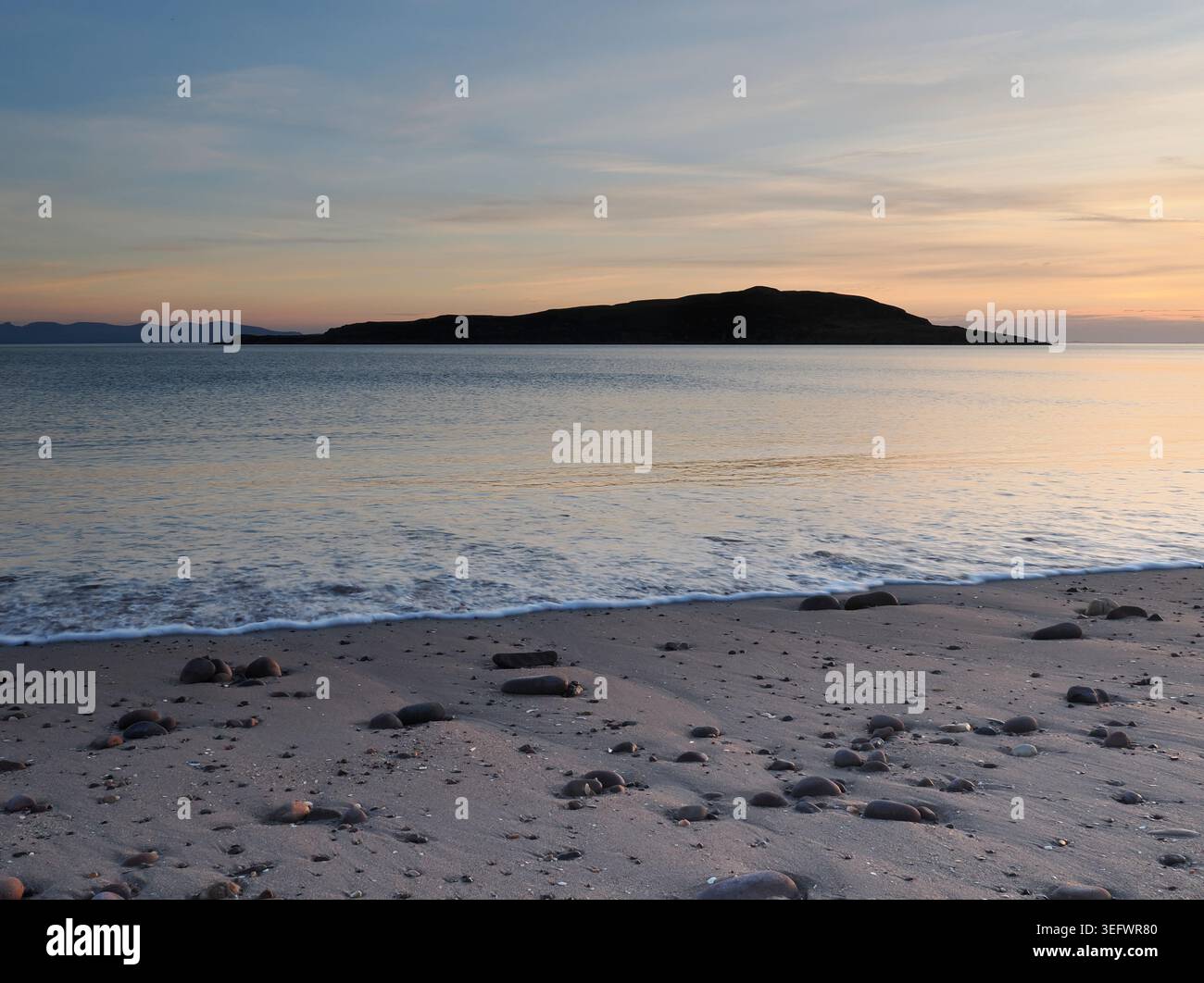 Tramonto su Caolas Beag, Longa da Big Sand vicino a Gairloch, Scozia Foto Stock