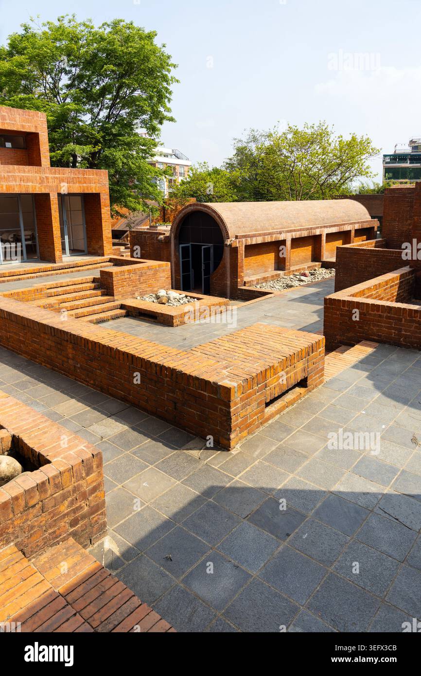 Esterno del museo d'arte Taragaon Next progettato da Carl Pruscha negli anni '70, Kathmandu, Nepal Foto Stock