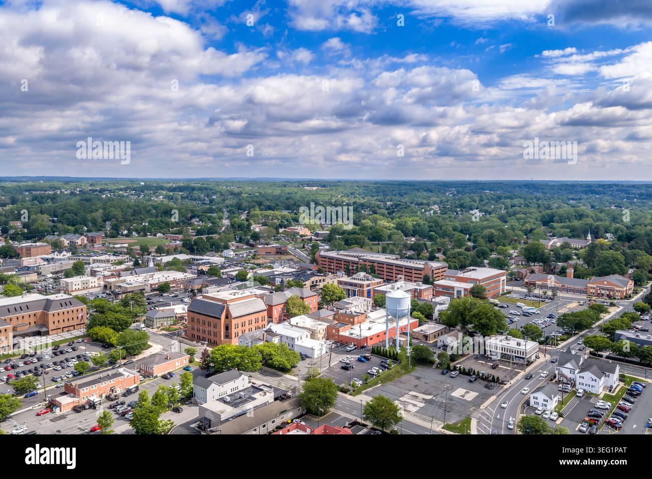 Una fotografia aerea del centro storico di bel Air, il capoluogo della contea di Harford, Maryland, che mostra la caratteristica cittadina di Foto Stock
