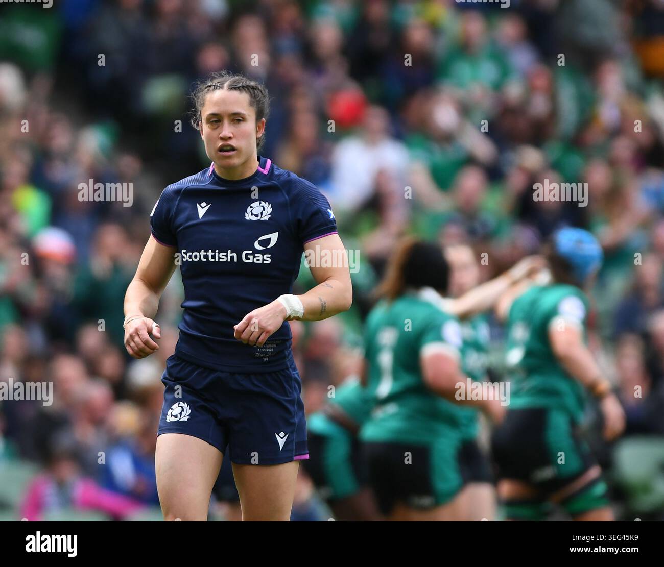 Dublino, Irlanda. 17 maggio 2026. Rhona Lloyd of Scotland reagisce a una prova irlandese durante il Guinness Women's Six Nations Round 5 match tra Irlanda e Scozia all'Aviva Stadium di Dublino, Irlanda Credit: Don Soules/Alamy Live News Foto Stock