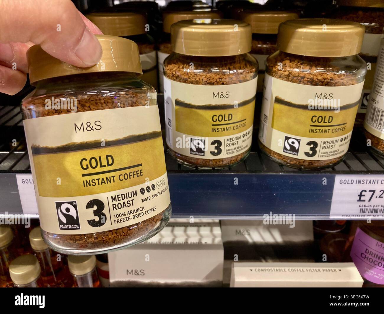 Il marchio di supermercati Fairtrade Gold Instant Coffee è stato nominato "Best Buy" nella categoria delle miscele d'oro dei supermercati Foto Stock