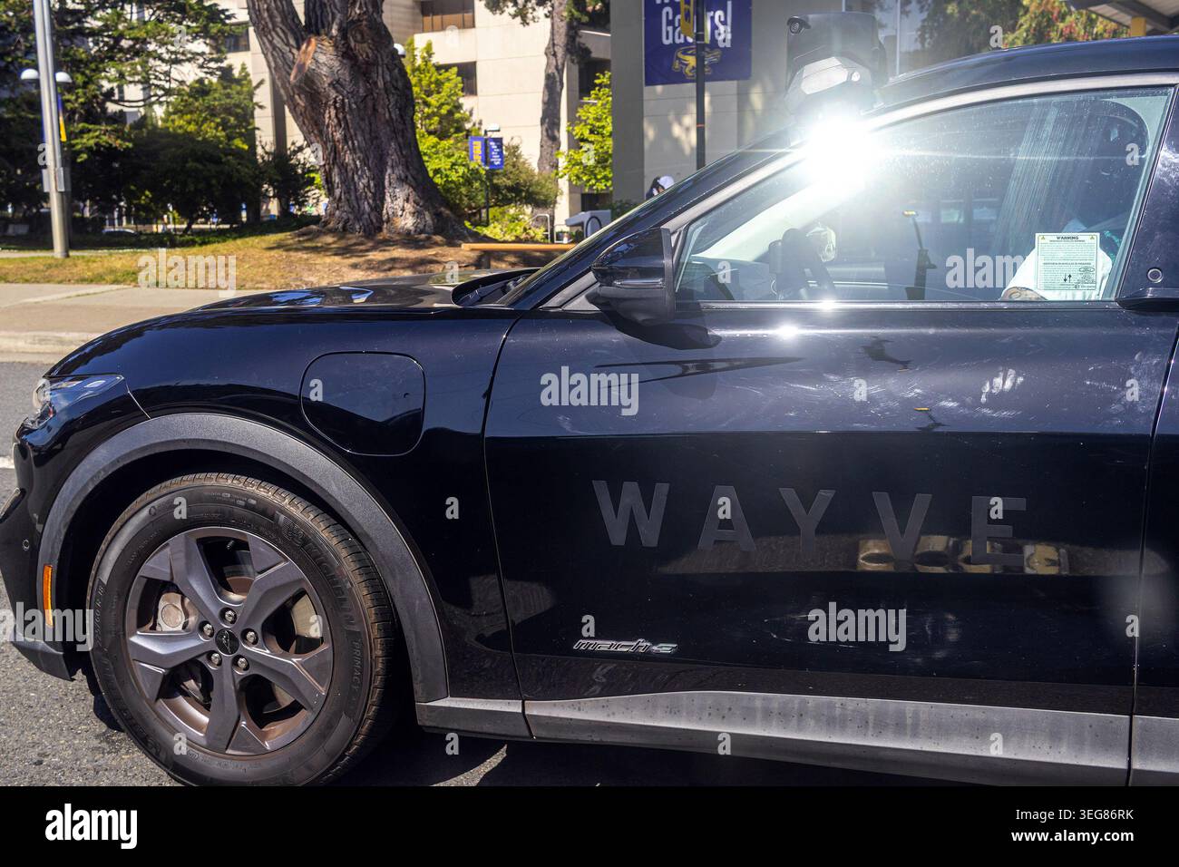 Wayve auto a guida autonoma a San Francisco, California, la tecnologia dei veicoli autonomi Wayve viene testata su strada Foto Stock