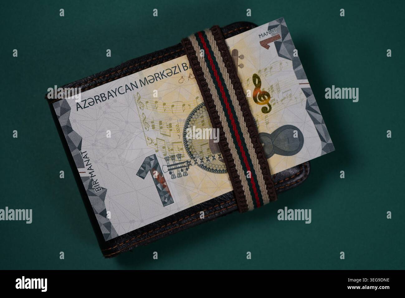 Billete de 1 bir manat de la República de Azerbaiyán en la cartera. Foto Stock