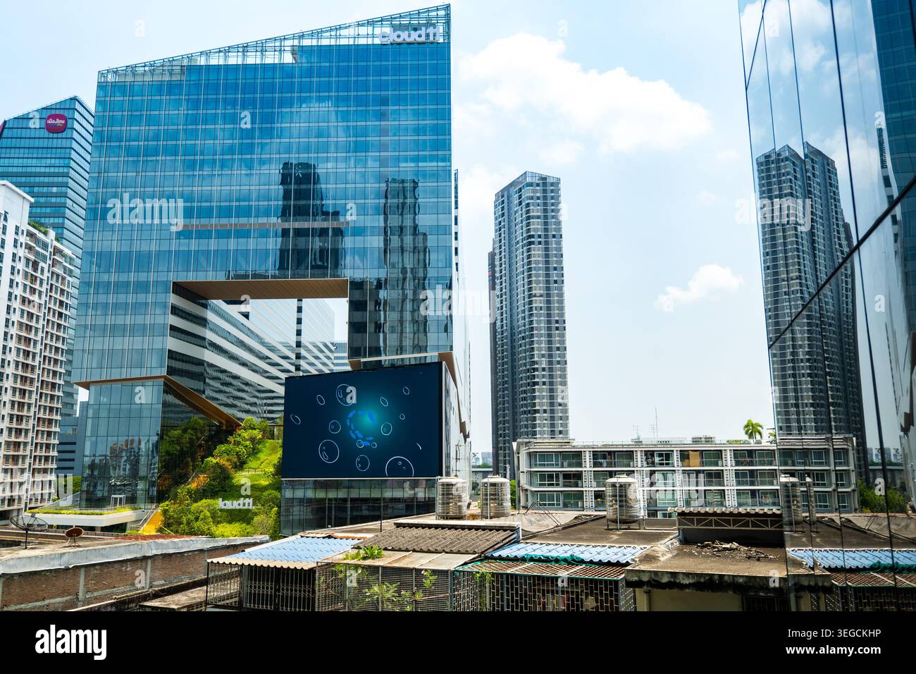 Bangkok, Thailandia - 2 maggio 2026: Cloud 11 Creator Village a Bangkok. Cloud 11 è uno spazio di lavoro creativo in arrivo a Bangkok. Foto Stock