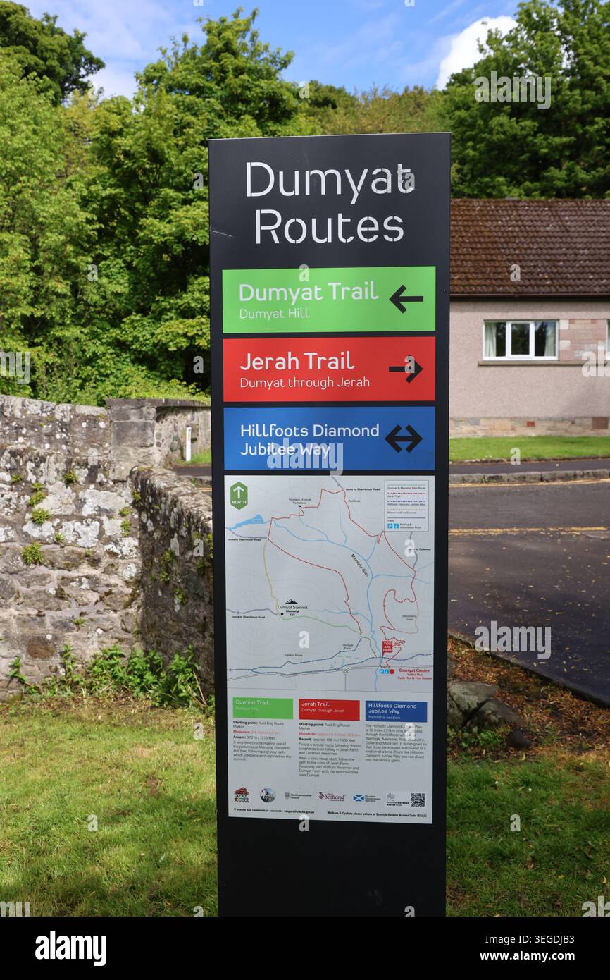 Dumyat Routes cartello informativo Menstrie Clackmannanshire Scozia maggio 2026 Foto Stock