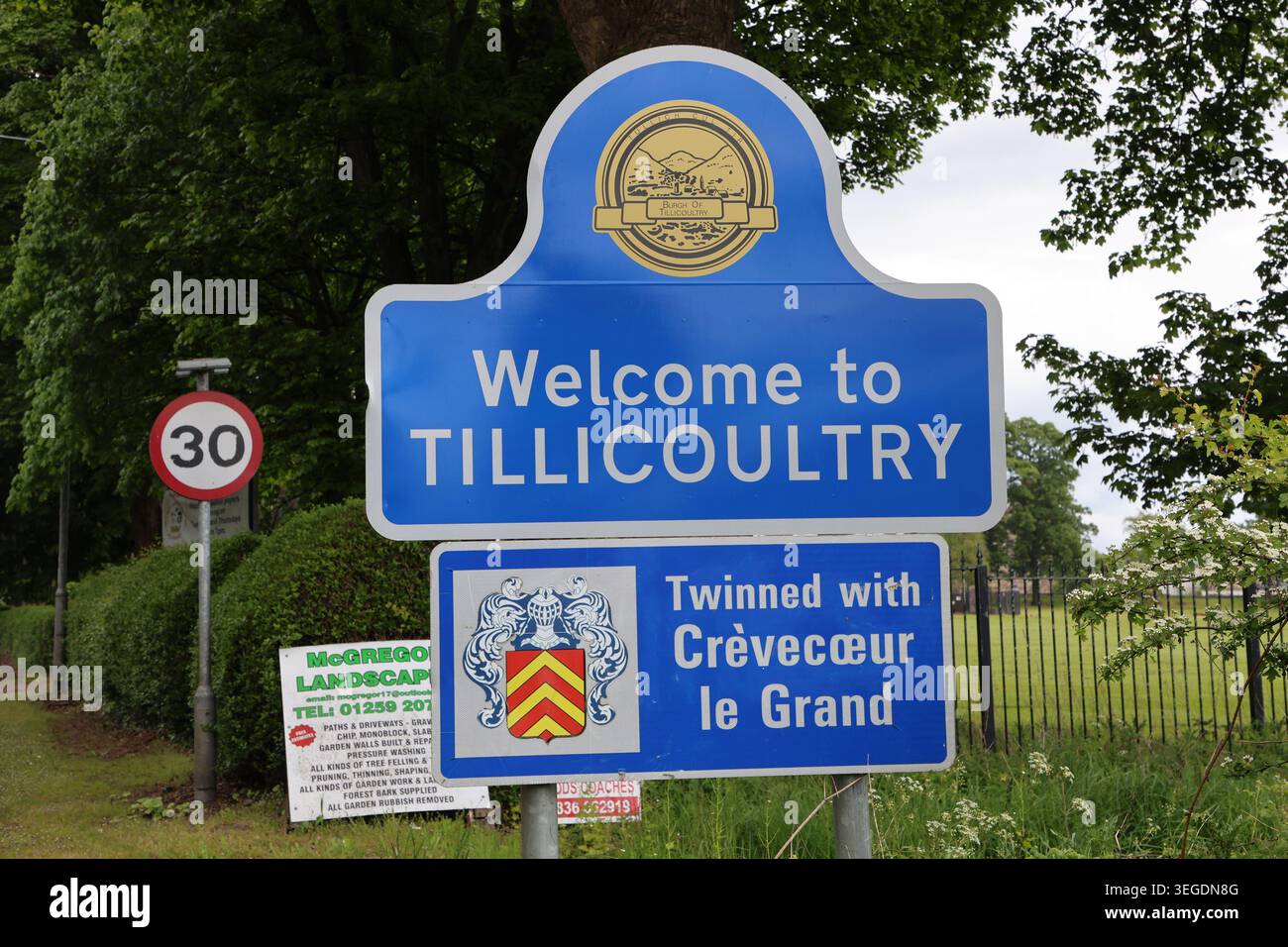 Benvenuto al cartello Tillicoultry Scozia maggio 2026 Foto Stock
