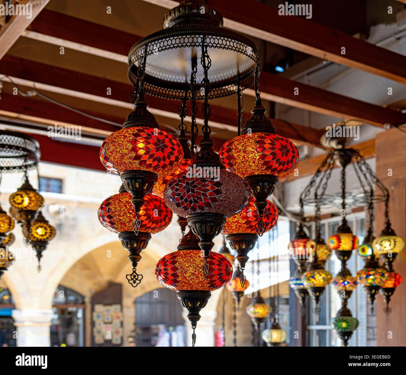 Lampade di vetro colorate della parte turca di Nicosia (Lefkosa) a Cipro Foto Stock