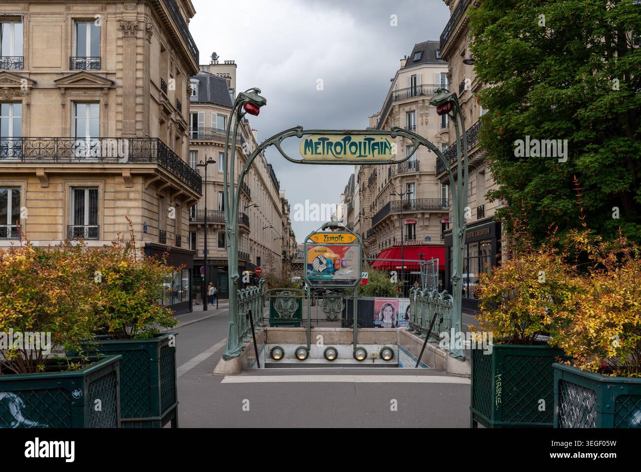 L'ingresso alla stazione della metropolitana 'Europe' nell'8° arrondissement di Parigi. La stazione è servita dalla linea 3 della metropolitana Foto Stock