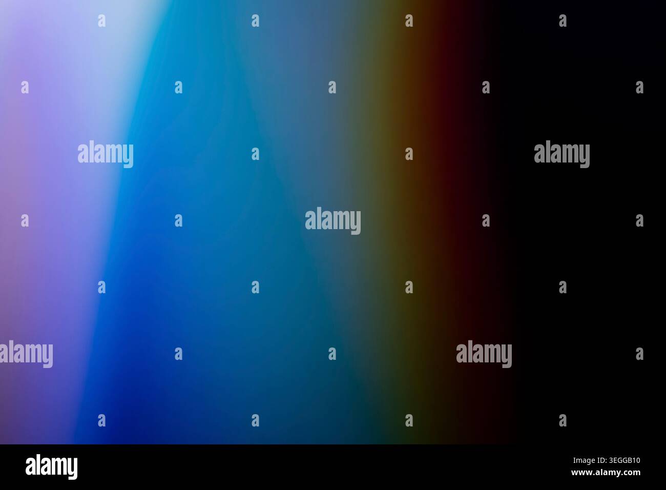 Sfumatura uniforme della luce blu e viola che si affievolisce nell'oscurità Foto Stock