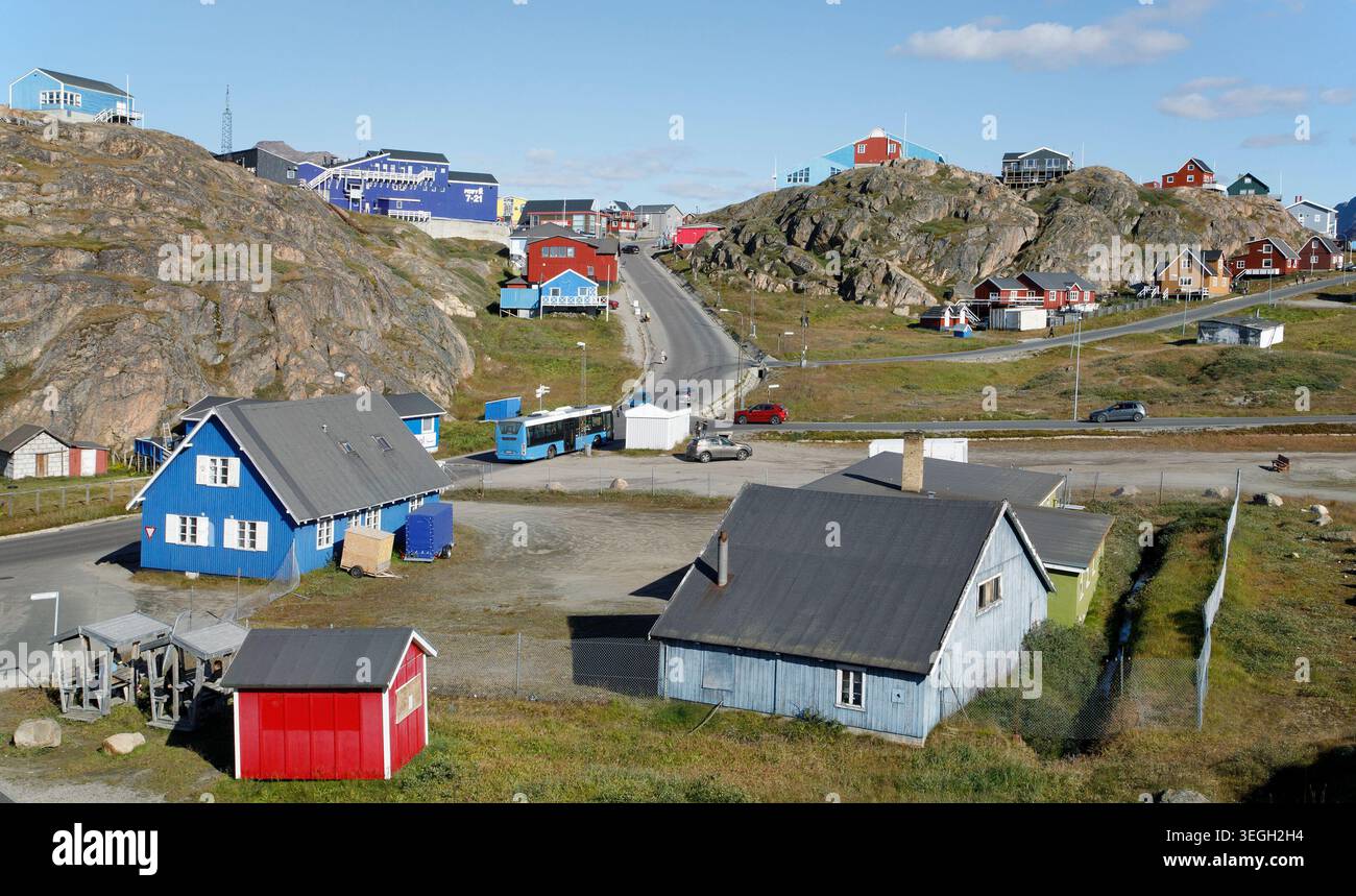 Sisimiut, un insediamento sulla costa occidentale della Groenlandia a nord del circolo polare artico. È la seconda città più grande della Groenlandia. Foto Stock