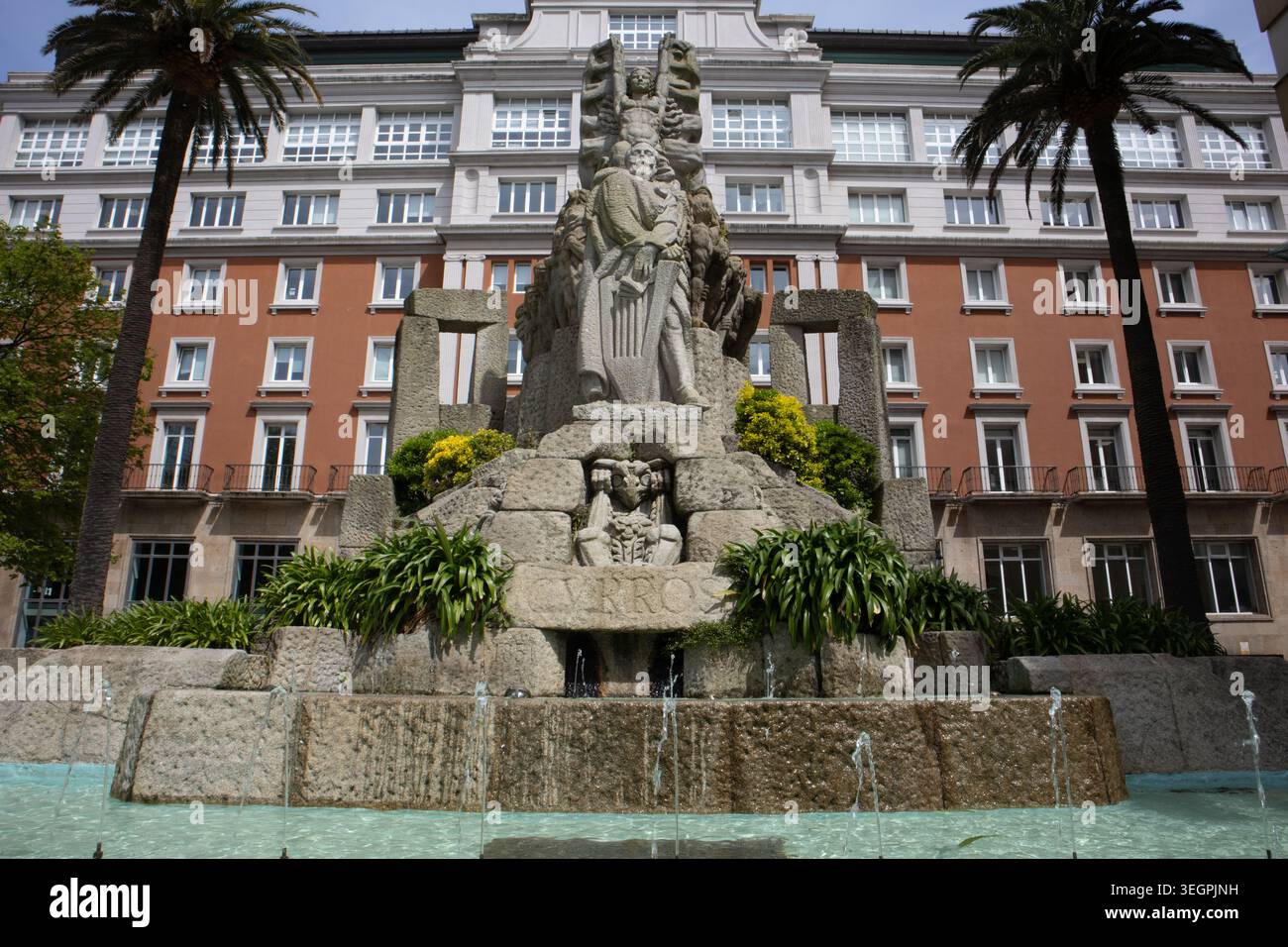 Monumento a Manuel Curros Enríquez nei giardini Méndez Núñez, A Coruña. Foto Stock