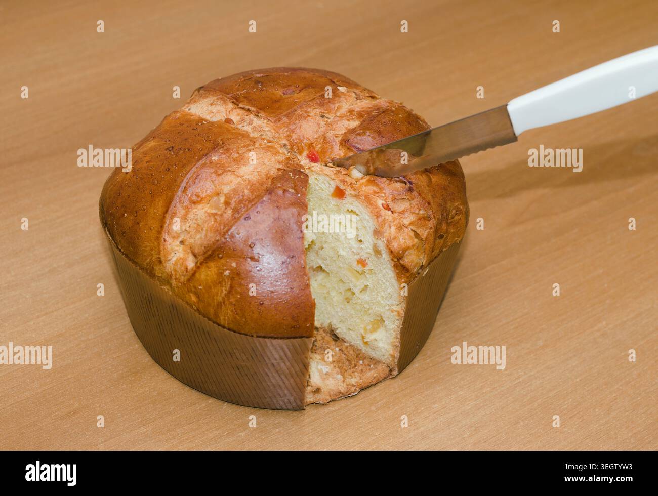 coltello per affettare un panettone Foto Stock