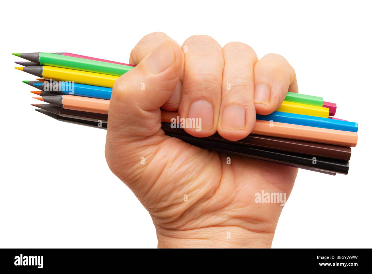 Una mano regge matite colorate con colori diversi per disegnare. La mano mostra forza e concentrazione pensando alla creatività. Foto Stock