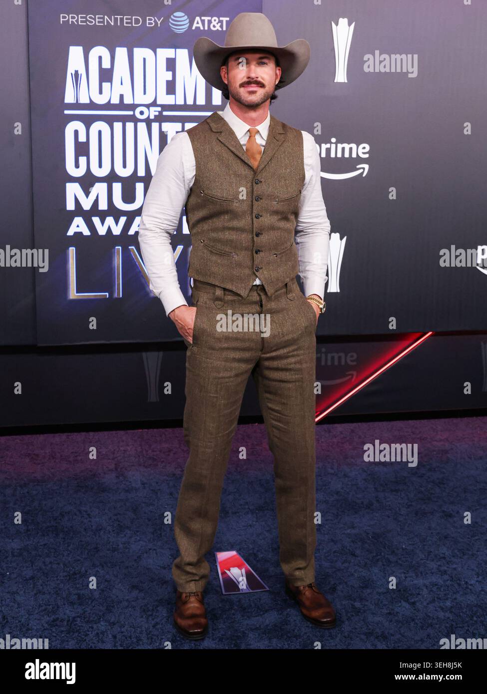 PARADISE, LAS VEGAS, NEVADA, Stati Uniti d'America - 17 MAGGIO: Riley Green arriva al 61° Annual Academy of Country Music (ACM) Awards tenutosi alla MGM Grand Garden Arena il 17 maggio 2026 a Paradise, Las Vegas, Nevada, Stati Uniti. (Foto di Xavier Collin/Image Press Agency) Foto Stock