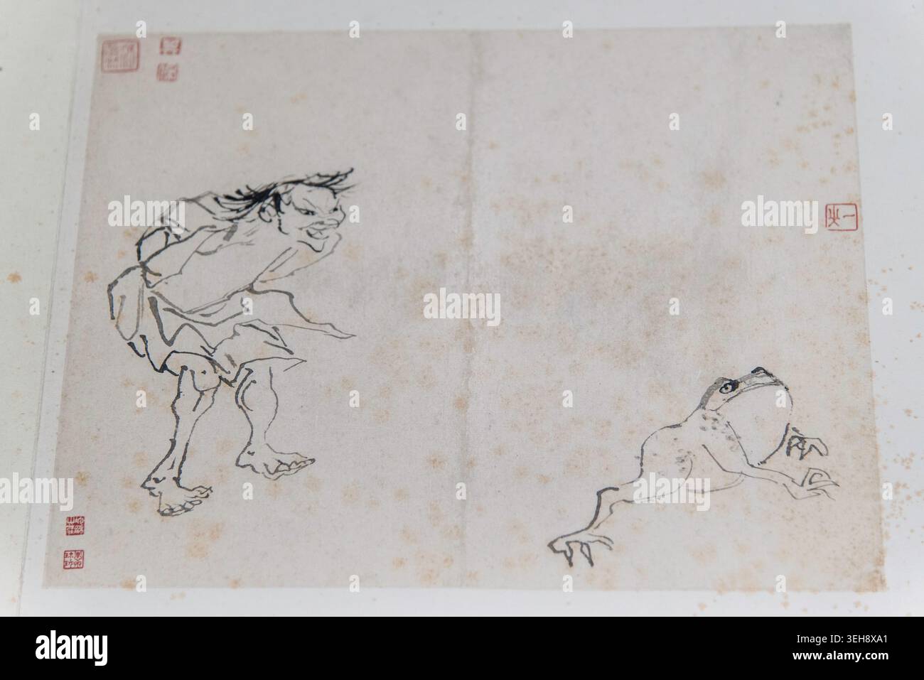 Shanghai, Cina - 2 maggio 2026: Delicata pittura a inchiostro classica cinese che esemplifica l'eleganza e lo spirito poetico della tradizionale mostra d'arte letterata Foto Stock