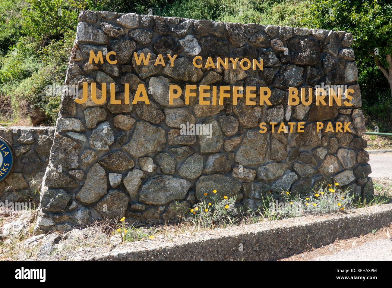 Cartello all'ingresso del parco statale Julia Pfeiffer Burns a Big Sur e del canyon Mc Way. California; USA Foto Stock