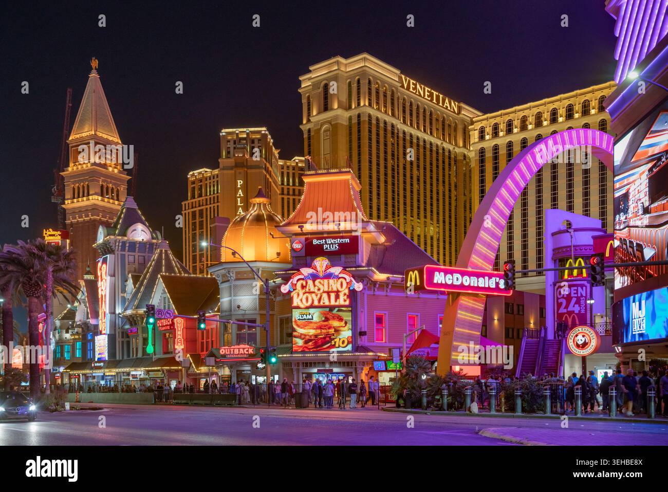 Hotel di Las Vegas illuminati di notte, Nevada, Stati Uniti Foto Stock