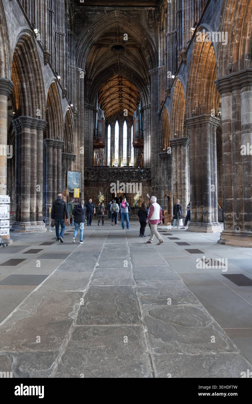 Glasgow, Scozia, Regno Unito - 11 maggio 2023 - interno della cattedrale di Glasgow, chiesa gotica risalente al XII secolo. Foto Stock