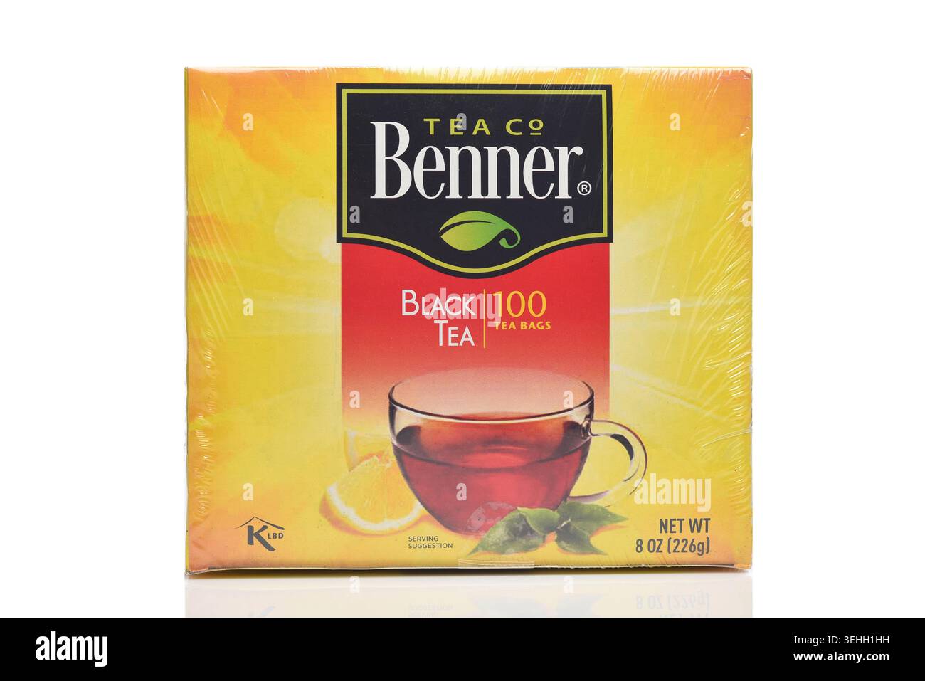 IRVINE, CALIFORNIA - 21 MAGGIO 2026: Una scatola di Benner Tea Co. Bustine di tè nere. Foto Stock