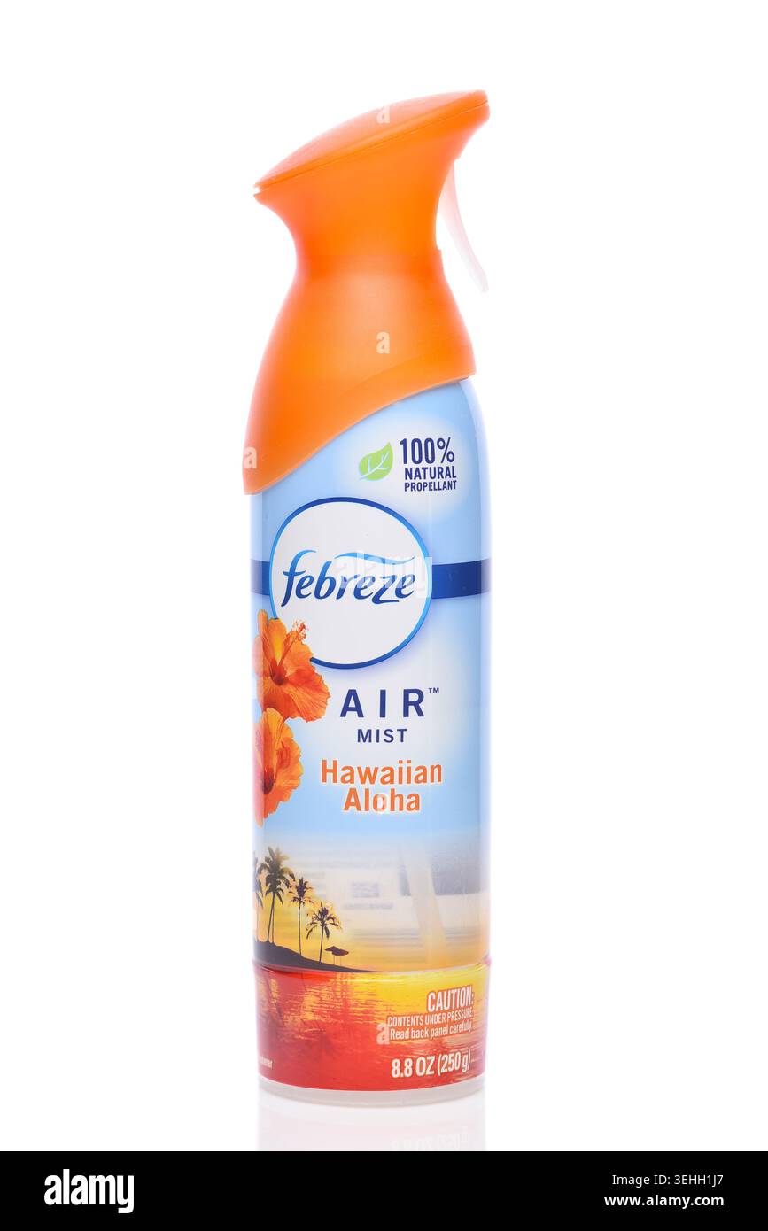 IRVINE, CALIFORNIA - 21 MAGGIO 2026: Una bomboletta spray di Febreze Air Mist Hawaiian Aloha, deodorante per ambienti. Foto Stock