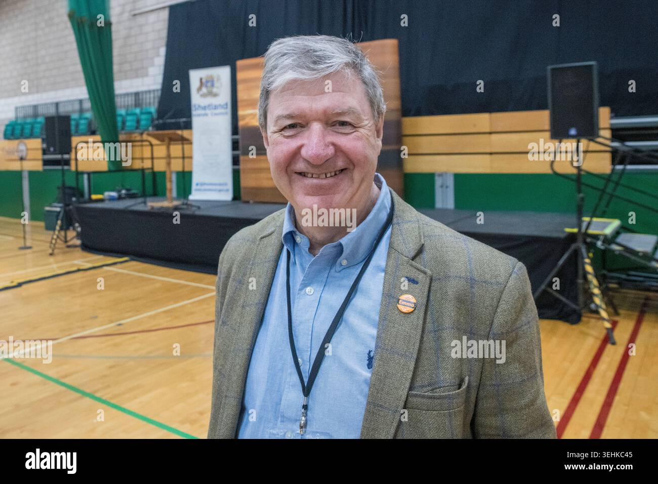 Alistair Carmichael deputato al conteggio delle elezioni parlamentari scozzesi, Clickimin Leisure Complex, Lerwick, Shetland, maggio 2026 Foto Stock