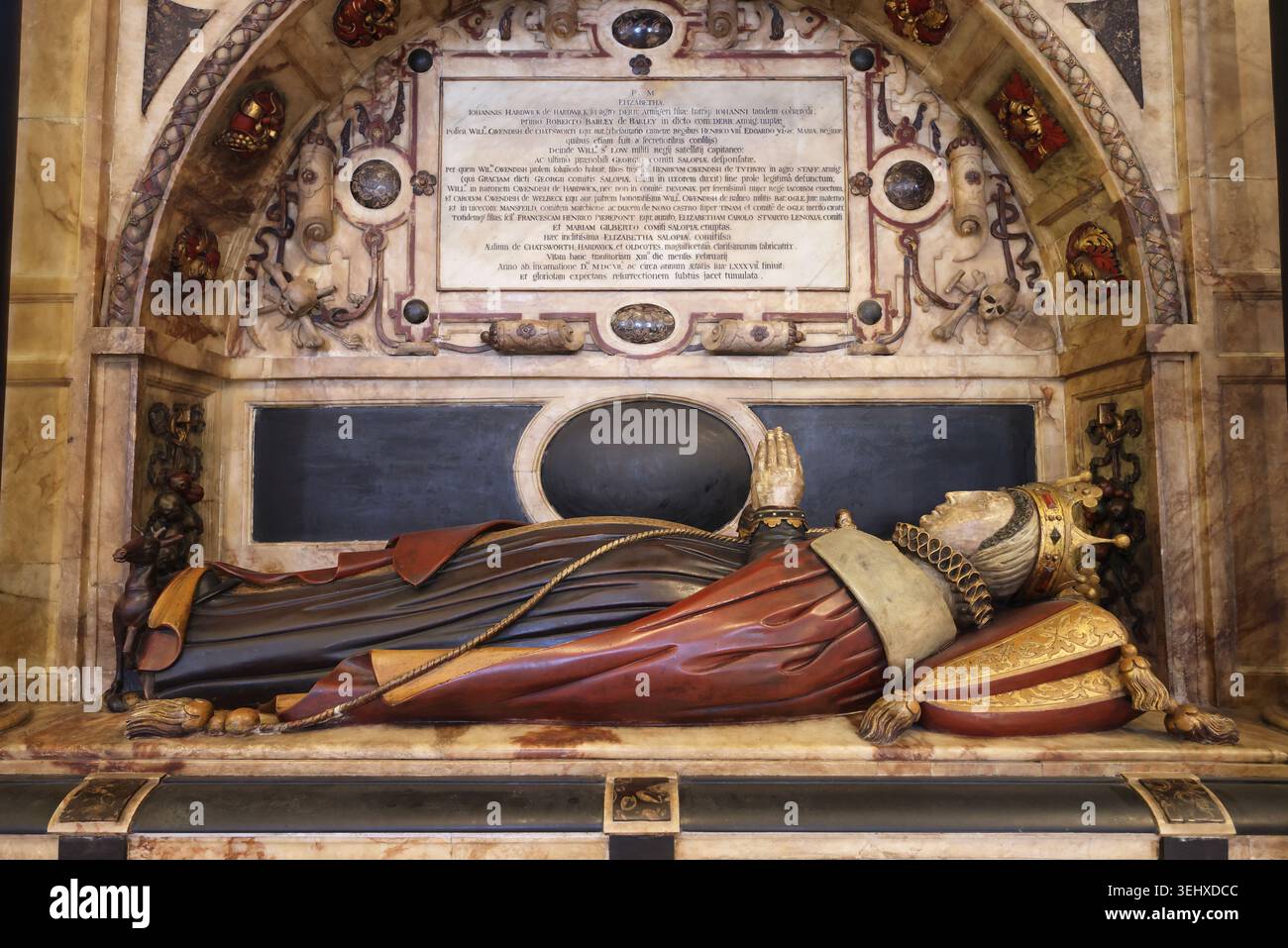 Tomba di Bess di Hardwick di Hardwick Hall, Derbyshire, nella cattedrale di Derby, divenne una ricca nobildonna e amica della regina Elisabetta i, Regno Unito. Foto Stock