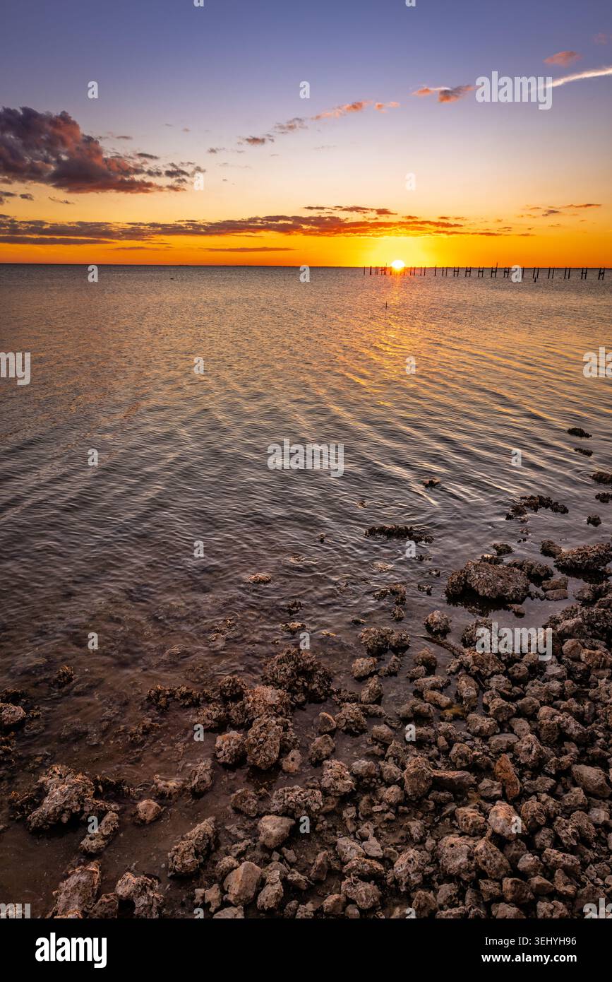 Tramonto panoramico sul Golfo di Mexica a Punta Gorda, Florida Foto Stock