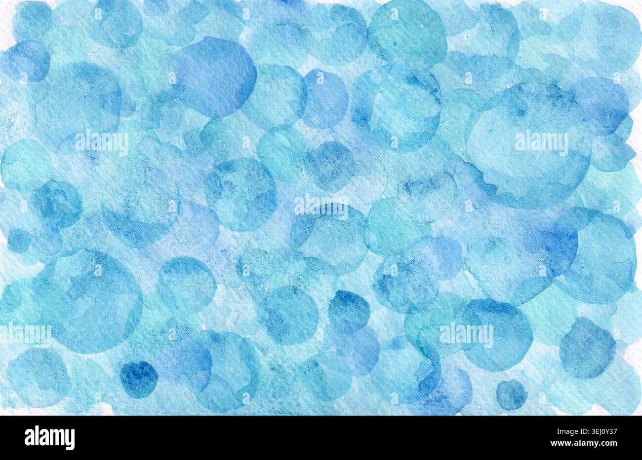 Sfondo astratto acquerello con macchie rotonde blu. Motivo leggero e arioso simile a bolle, create a mano. Diverse sfumature di colore blu. Ideale per feste di genere, bambini e matrimoni. Foto Stock