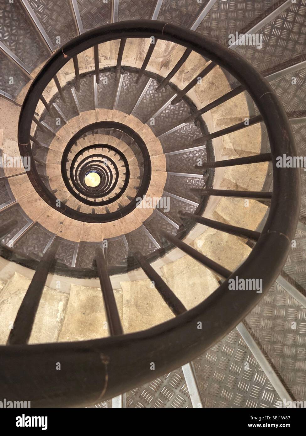 Escaliers en colimacon de l'Arc de Triomphe, Parigi, Francia Foto Stock