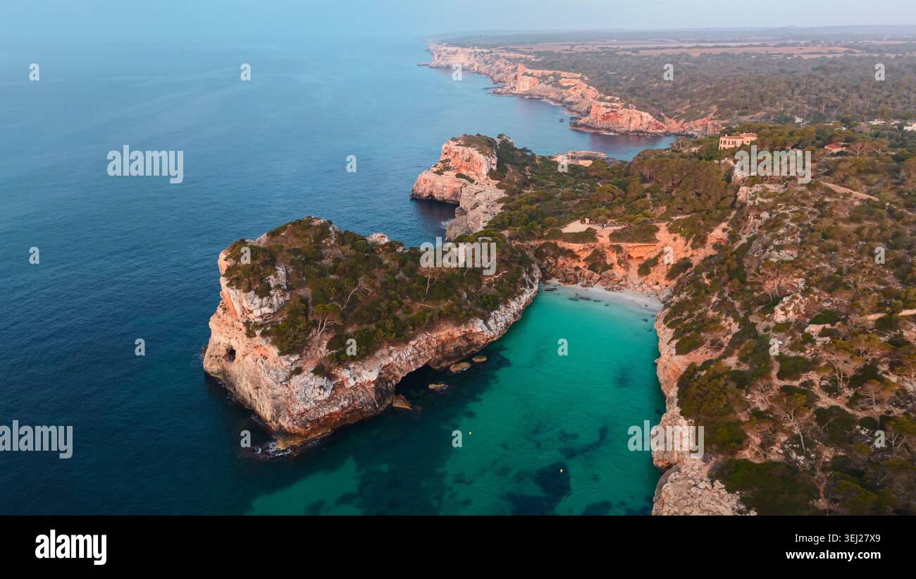 Cala del moro, maiorca, spagna, mostra una bellissima baia di mare turchese Foto Stock